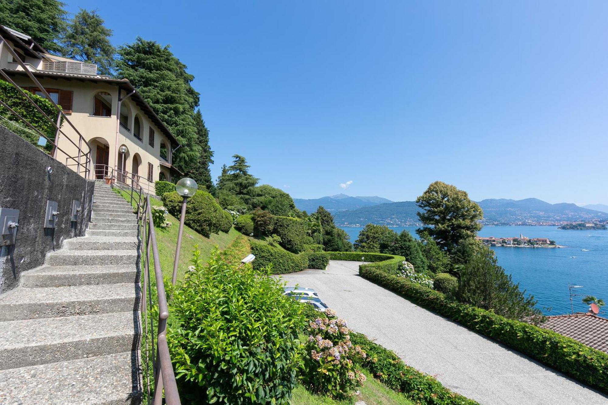 Pandora Lake View Stresa - Happy Rentals Экстерьер фото